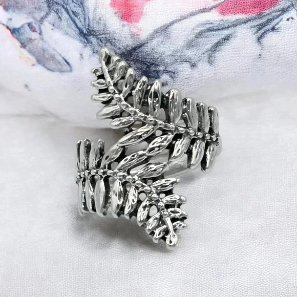 🆕Boho Style Adjustable Olive Leaf Ring 🌿 Antique Silver Finish Fits Sizes 6-9 - Picture 13 of 14